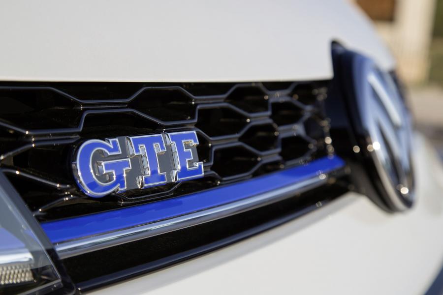 Логотип Volkswagen Golf GTE 2017 года  (WW) (фото 32 из 43)